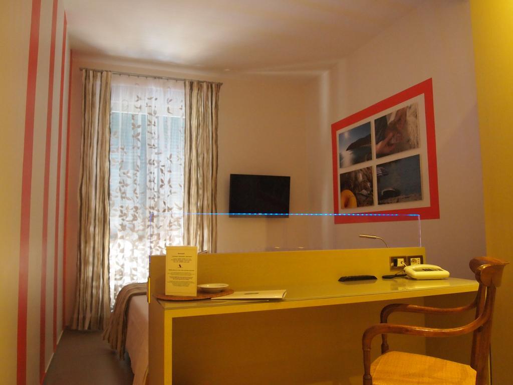Piccolo Hotel مونيلّي المظهر الخارجي الصورة