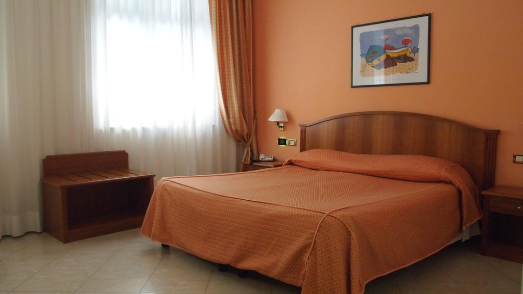 Piccolo Hotel مونيلّي المظهر الخارجي الصورة