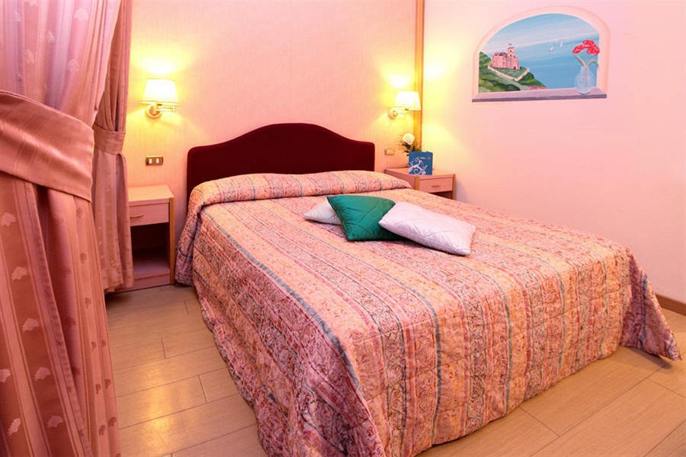 Piccolo Hotel مونيلّي المظهر الخارجي الصورة